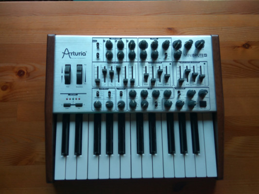 Arturia Minibrute SE