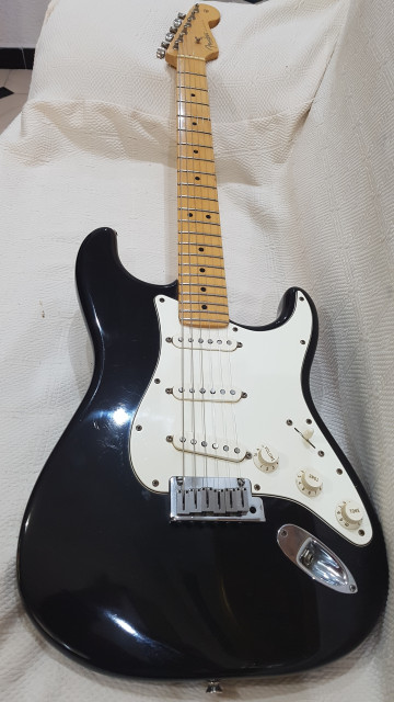 Fender American Standard Stratocaster   2001 Black
