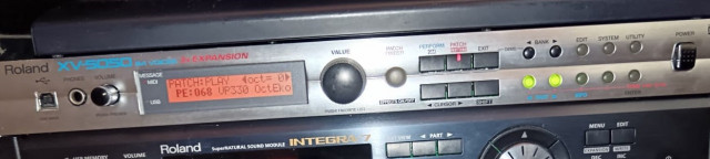 Roland XV 5050