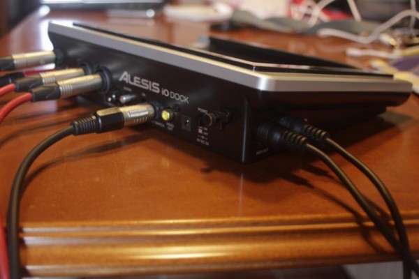 Alesis IO Dock- interface Audio Midi Video para Ipad