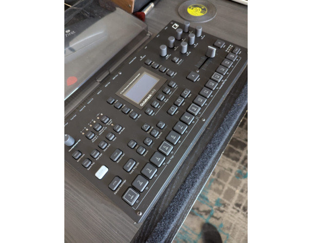 Elektron Octatrack mk2 Negra + Decksaver