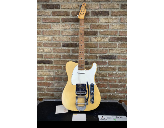 Fender Telecaster del 75 con Bibsby de fabrica