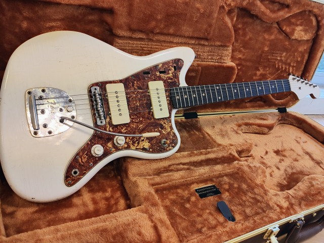 A8Relic Jazzmaster Olympic White Relic