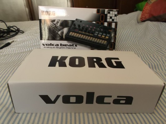 Korg Volca Beats + componentes