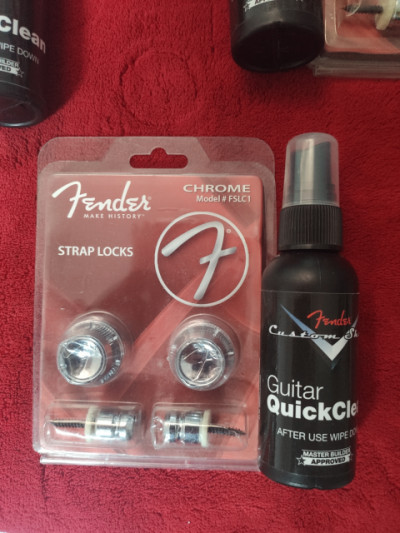 Fender Straplocks + Guitar Quickckean
