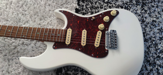 Guitarra Stratocaster Sire S7 como nueva