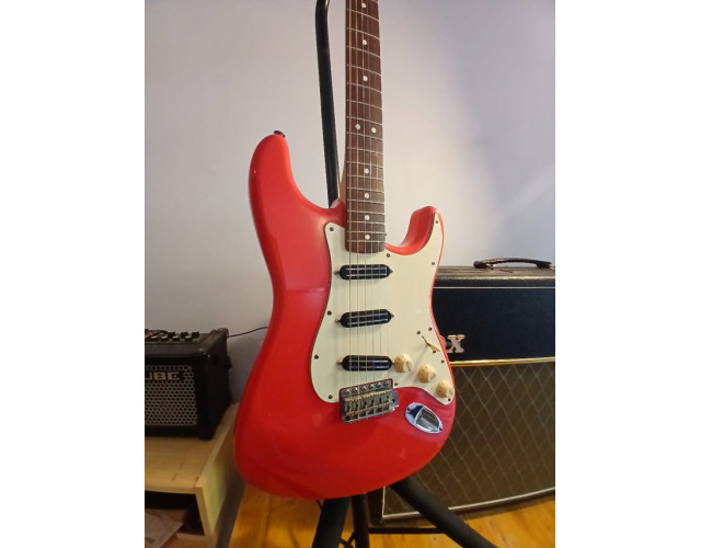 Fender stratocaster fiesta red