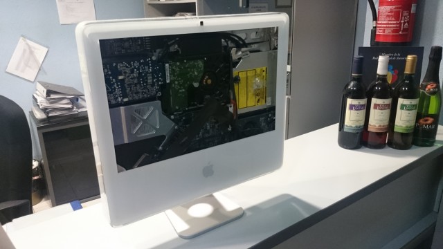 iMac 17"  Blanco , Model. 4,1 Reparación