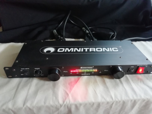 Omnitronic RLD 8 distribuidor / Protector de corriente
