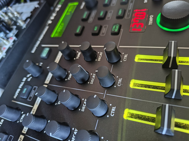 Vendo Roland tr-8s
