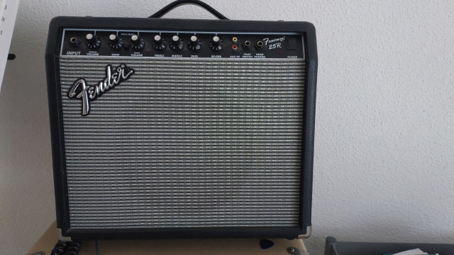 Fender Frontman 25R