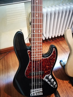 Fender Jazz Bass Deluxe V (MEX)