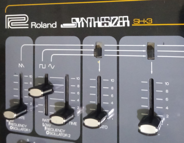 Roland Sh-3 1974