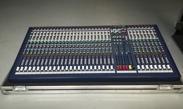 Mesa analógica Soundcraft LX7-II 32 + 6