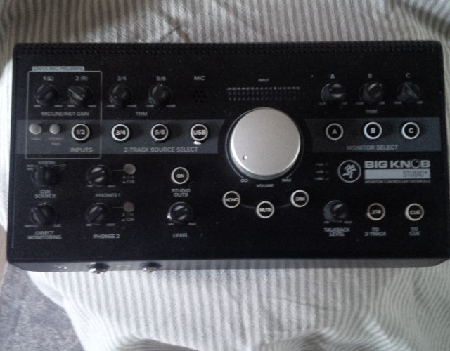 Mackie Big Knob Studio +