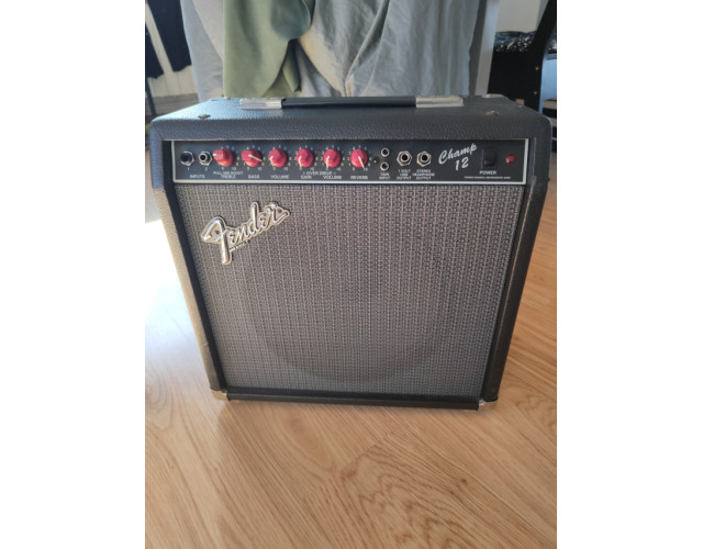 Amplificador Fender Champ 12