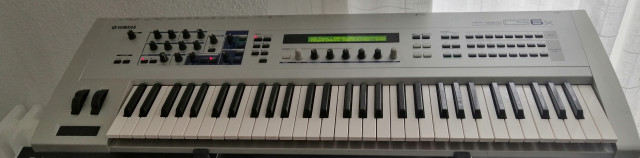 Yamaha cs6x sintetizador