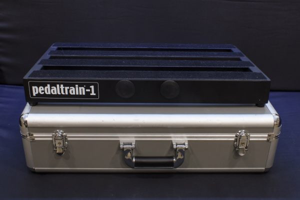 Pedaltrain 1 con maleta rígida