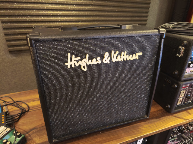 Amplificador de guitarra Hughes & Kettner Edition Blue 30-R