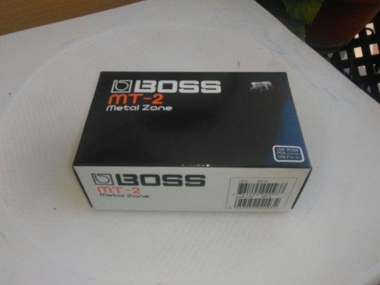 PEDAL BOSS METAL ZONE MT-2  IMPECABLE