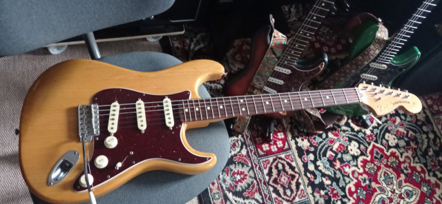 Fender stratocaster classic series 70.