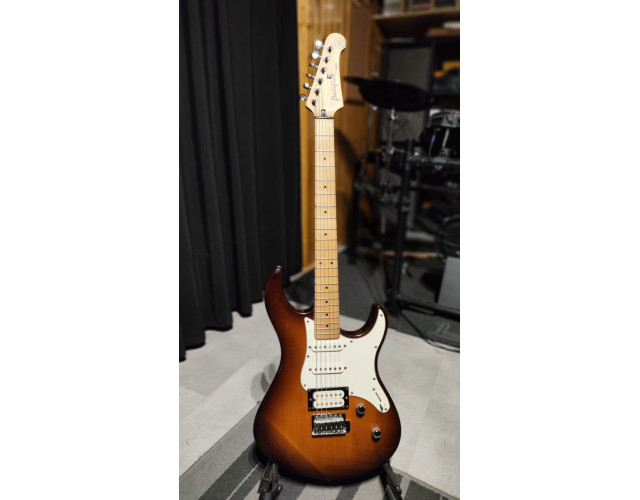 (O cambio) Yamaha Pacifica 112V con pastillas Fender