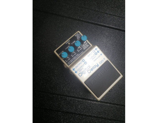 BOSS DD7  pedal delay