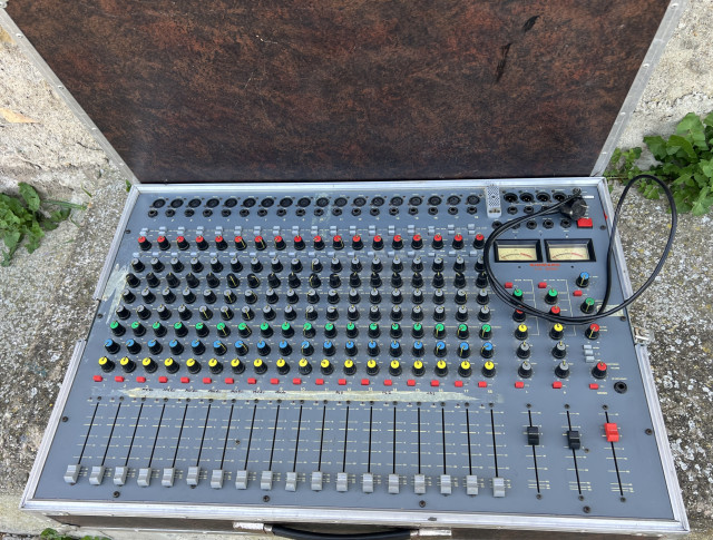 consola sinmarc 21 series 18 canales