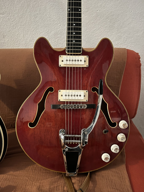Vendo guitarras de los 60’s y Fender blues jr con case!