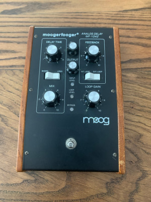 Compro Moog MF 104