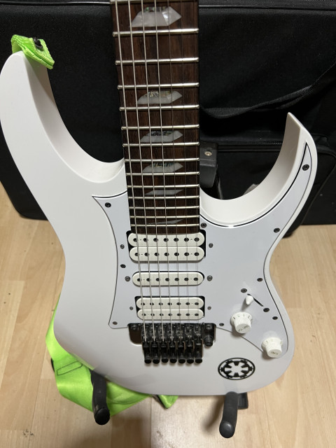 Ibanez universe Premium. Cambios dentro.