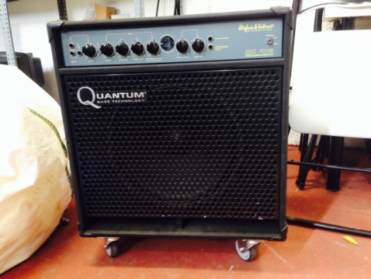 Ampli Bajo Hughes & Kettner QC 415 Quantum