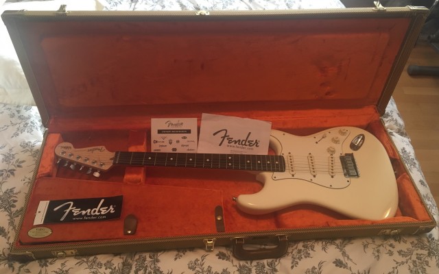 Jeff Beck Stratocaster®, Rosewood Fingerboard, Olympic White