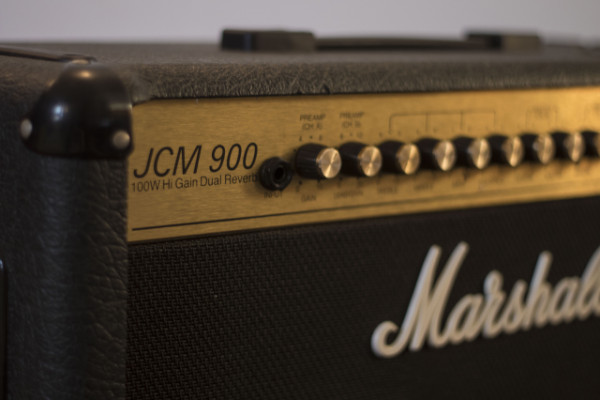 Marshall JCM900 2x12 (Vintage 30)