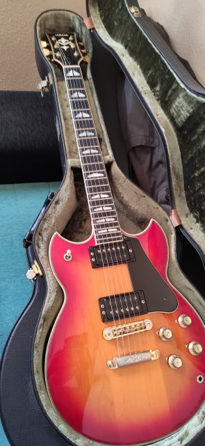 Yamaha SG 2000