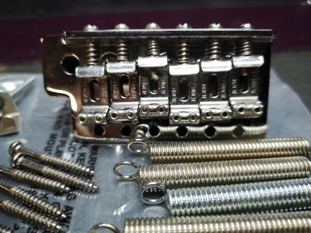 Fender Vintage/Narrow Strat Tremolo C.