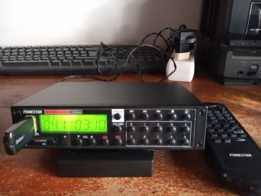 Grabador-reproductor USB/SD/MP3 FONESTAR por pedal looper / loop station