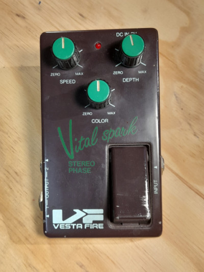 Vesta Fire Vital Spark Stereo Phase Rare Vintage Guitar Effect Pedal MIJ