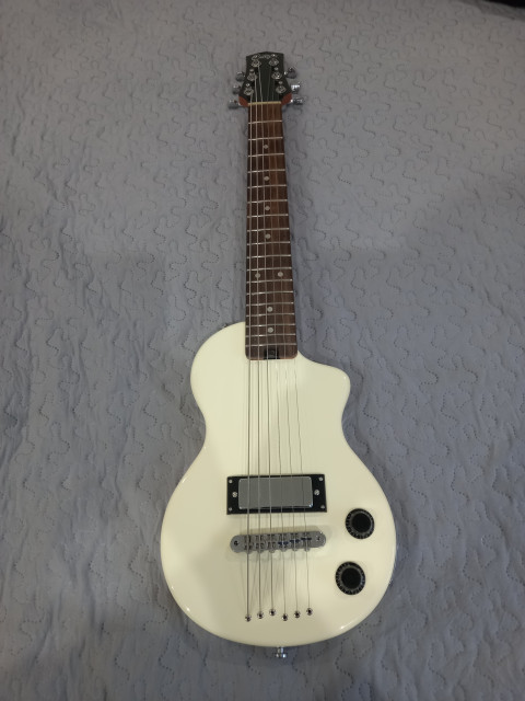 Blackstar carry-on white
