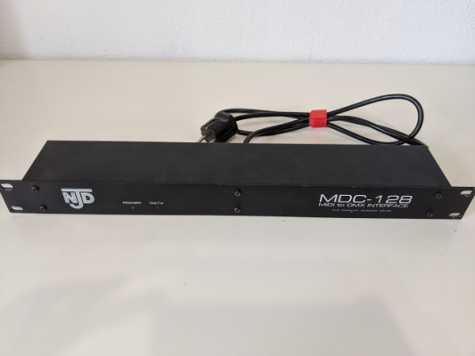 NJD MDC-128 (interfaz MIDI a DMX)