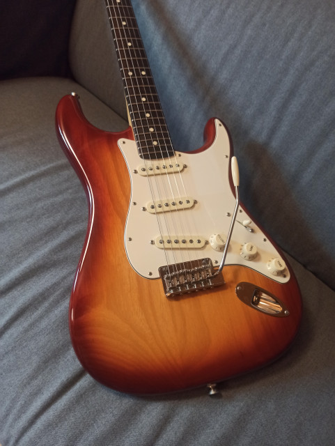 Fender Stratocaster American Professional Sienna Sunburst 2018