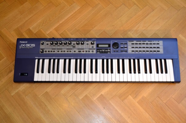 ROLAND JX-305 Groovesynth