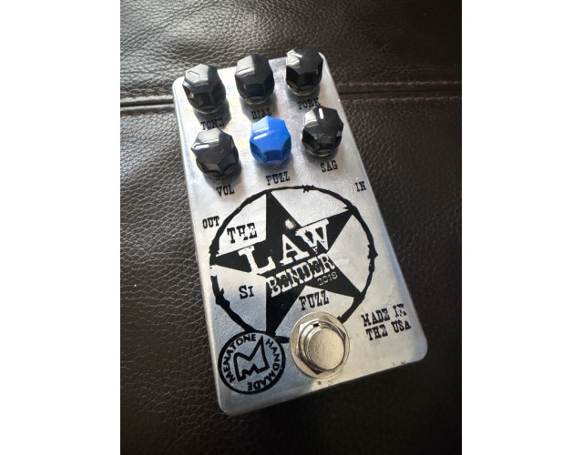 Pedal fuzz menatone law bender