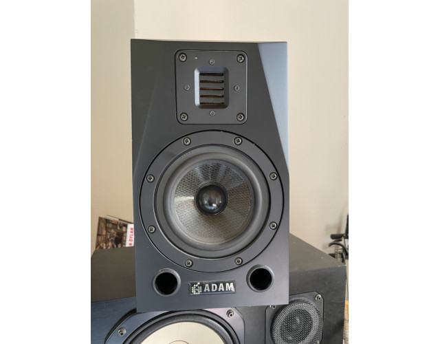 Monitores ADAM S1A Campo Cercano