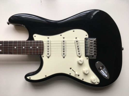 Fender Squier stratocaster zurda / zurdos +estuche