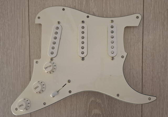 Pickguard Stratocaster