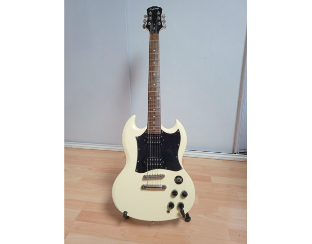 Se Vende guitarra Epiphone modelo SG, muy poco uso