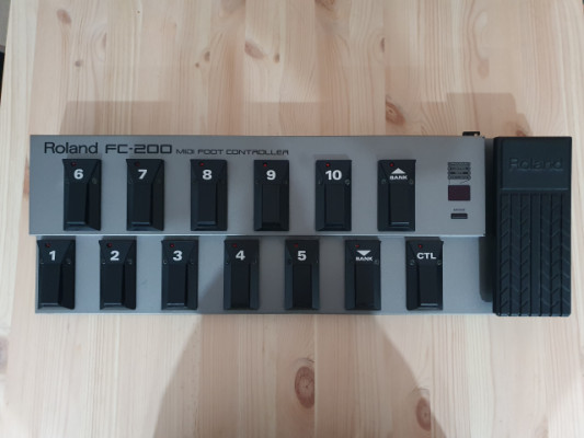 Pedalera MIDI Roland FC200