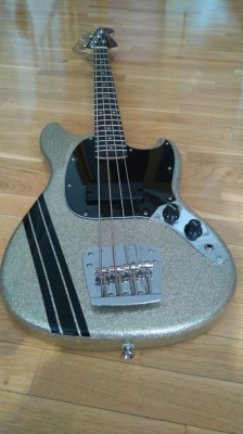Bajo Fender squier Mikey Way Mustang bass