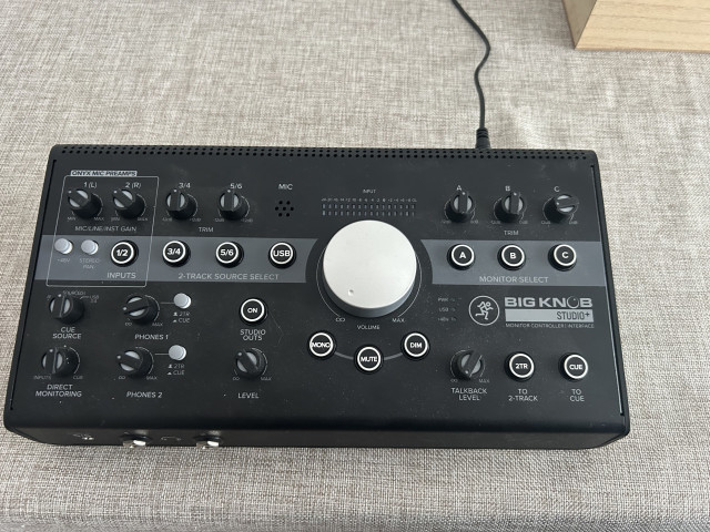 Mackie Big Knob Studio +